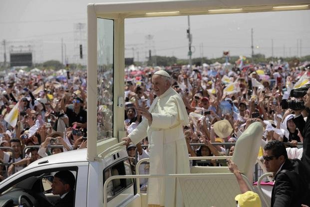 Ante una multitud, el Papa llamó a 
priorizar el amor por la familia