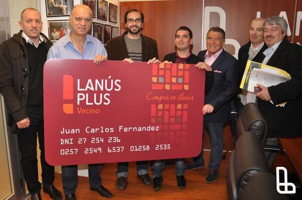 Grindetti presentó la tarjeta Lanús Plus