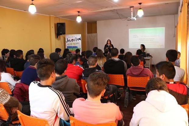 Jóvenes de Pilar continúan con programas 'Mi primer empleo' y 'Centro de Estudiantes'