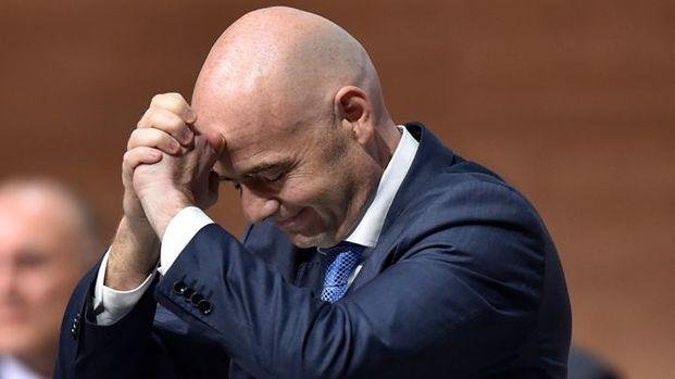 Más de 40 dirigentes argentinos se auto-proclamaron ante la FIFA