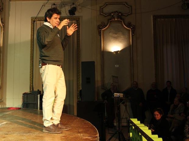 Video: Facundo Manes brindó una charla para adultos mayores