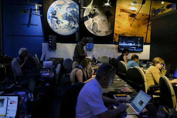 La sonda Juno ya orbita a Júpiter