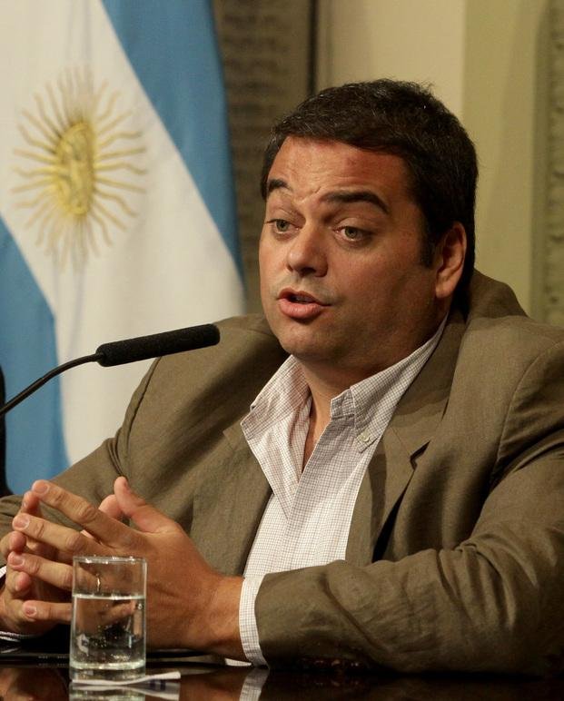 Admiten que el crecimiento del empleo estuvo "estancado" en la primera parte del año
