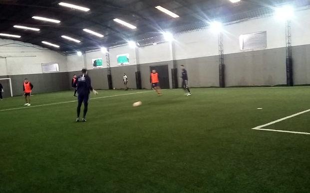 Para preservar las canchas de Estancia, el Lobo mudó su práctica