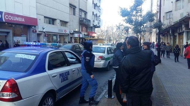 Tensión en pleno Centro por una pelea entre dos grupos de chicos