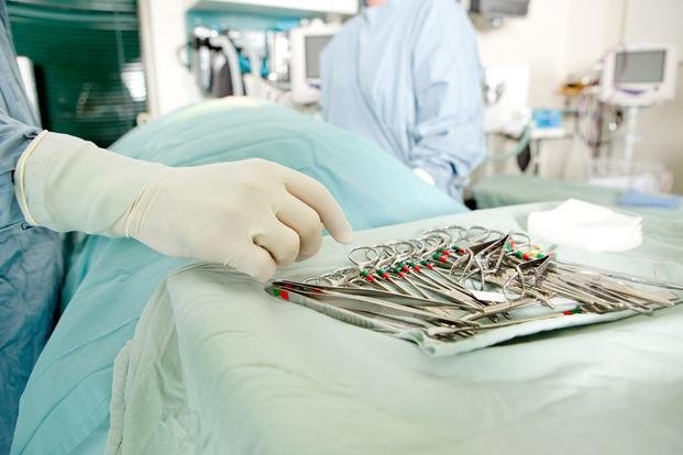 En coma tras una cirugía estética no autorizada