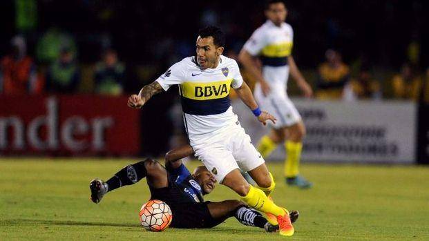 Carlitos Tevez molesto con la derrota dijo que "Nos dormimos y pagamos"