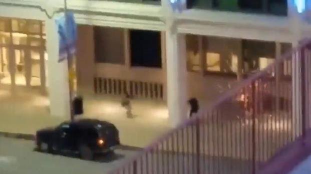 Video: así le dispararon a uno de los policías en Dallas