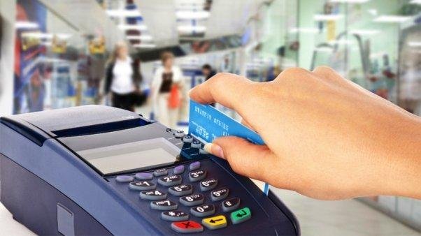 Pagar el mínimo de la tarjeta puede hacer estragos en el bolsillo