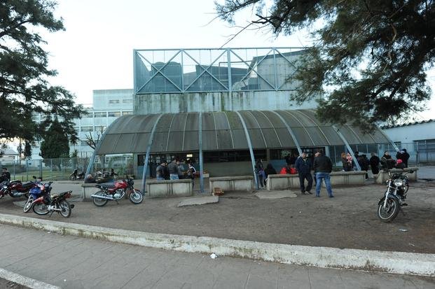 City Bell: motochorros balearon  a un policía que iba a trabajar