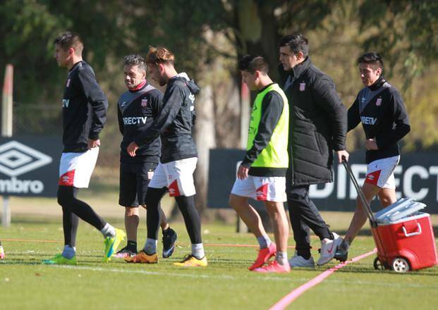 El Pincha trabajó dividido en dos grupos