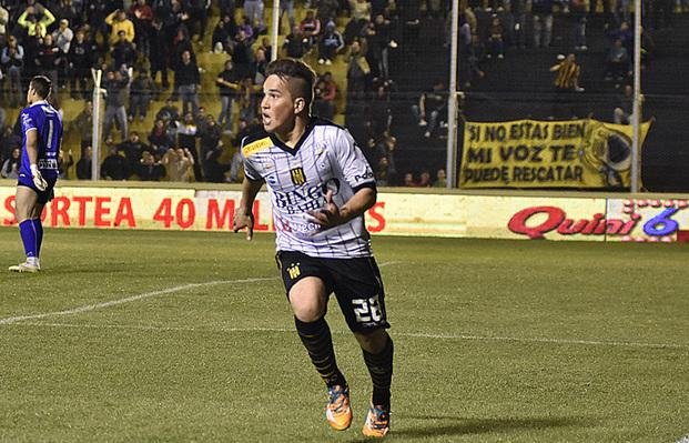 Acuña, finalmente jugaría en Colón