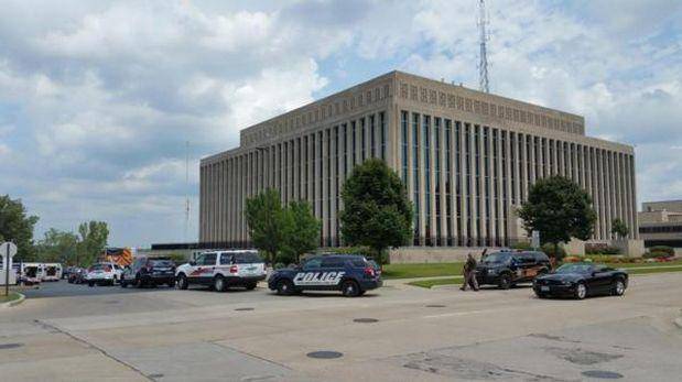 Al menos tres muertos en un tiroteo en un tribunal de Michigan