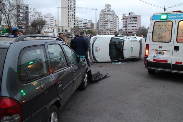 Tránsito complicado por un choque en 3 y 48