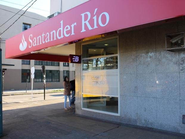 Sin pistas del ataque a metros de un banco