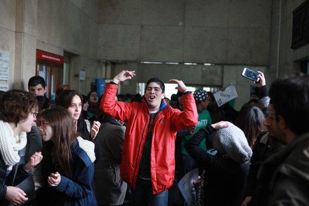 Asamblea estudiantil en Medicina 
para evaluar resolución a favor