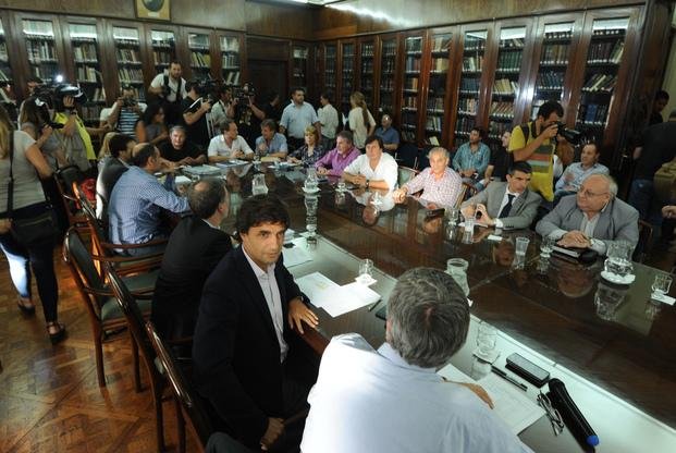 Empieza otro round clave por los sueldos de los estatales