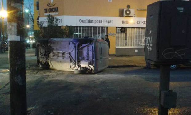 Choque, vuelco y demoras en 13 y 42