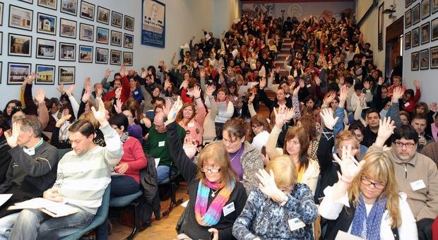 Docentes advierten que podrían llamar a un paro tras receso invernal