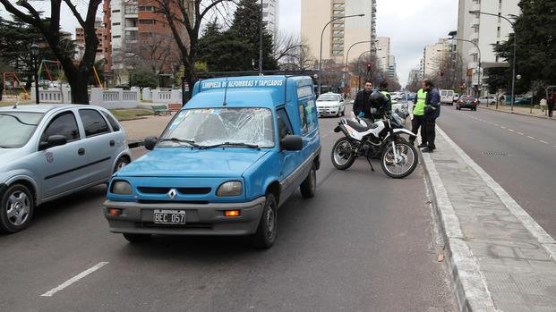 Accidentes, dos heridos y caos de tránsito en el Centro