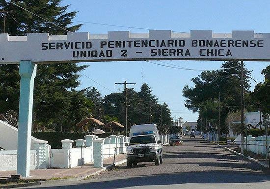 Sierra Chica: cayó un prefecto que habría recibido plata de un barra