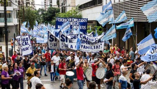 Rosario: Alertan por movilización de supermercadistas en contra del descanso dominical