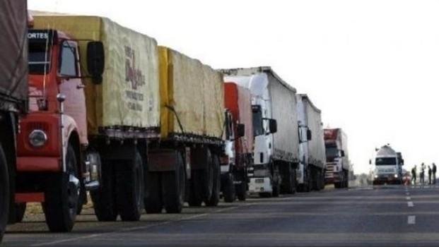Por un paro de transportistas no ingresarán camiones a los puertos desde el lunes