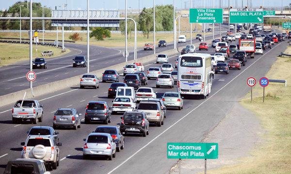 La gobernadora busca estatizar las rutas 2 y 11