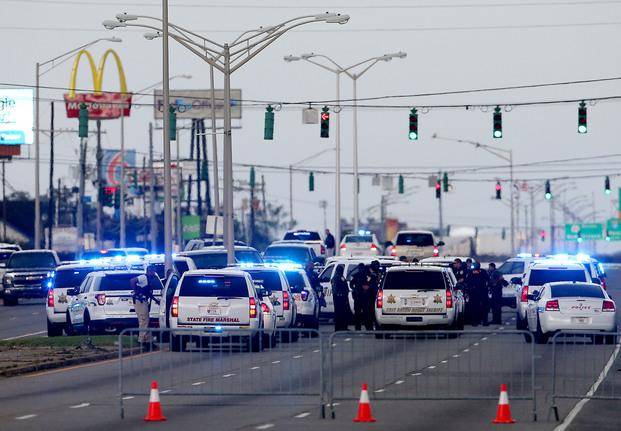 Mueren tres policías durante un tiroteo en Estados Unidos