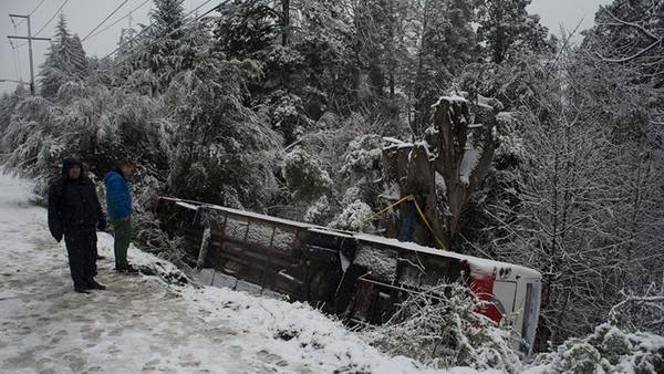 Un micro volcó en Bariloche