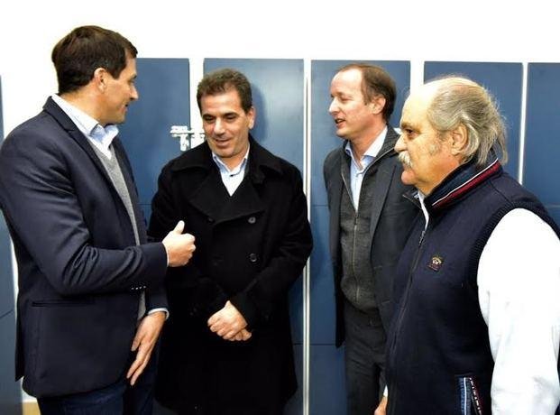 Una foto con trasfondo político entre Ritondo e intendentes del PJ