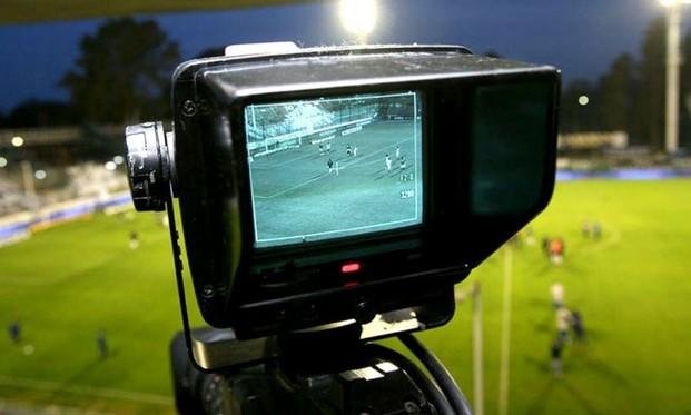 Aguad: “habría que conseguir que el sector privado financie el fútbol”