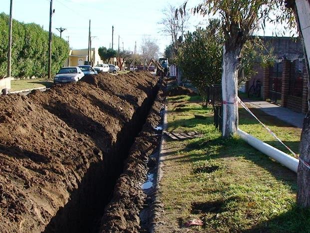 Avanza el plan de expansión de la red cloacal en Lanús