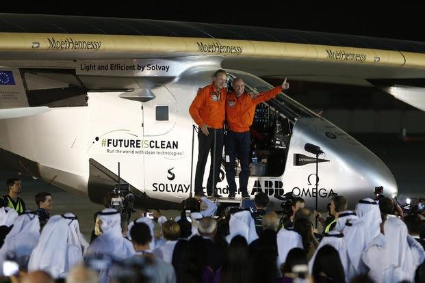 El avión solar logró la hazaña de dar la vuelta al mundo