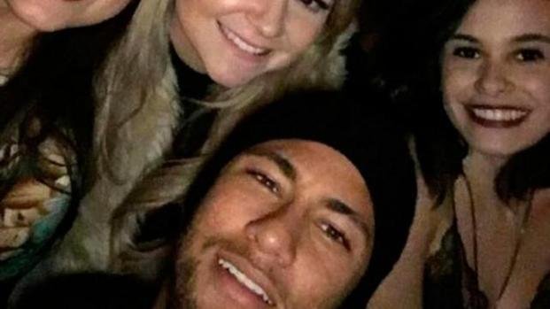 Neymar respondió con dureza a quienes lo critican por sus salidas nocturnas