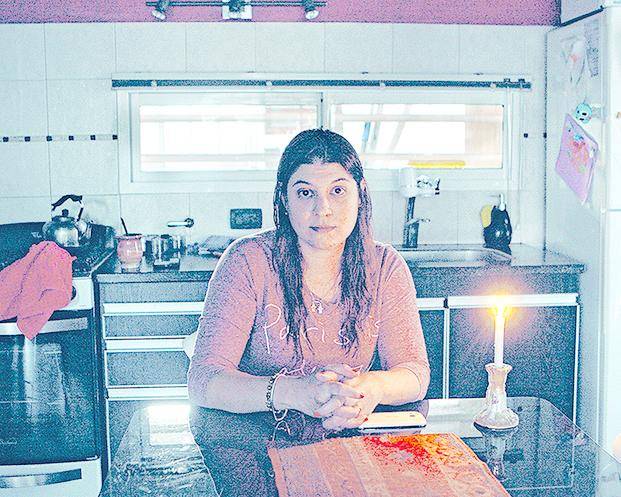 En tres barrios las mismas penurias por la falta de luz
