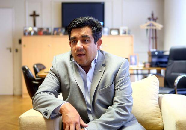 Hallan muerto en Washington al ex ministro Arlía