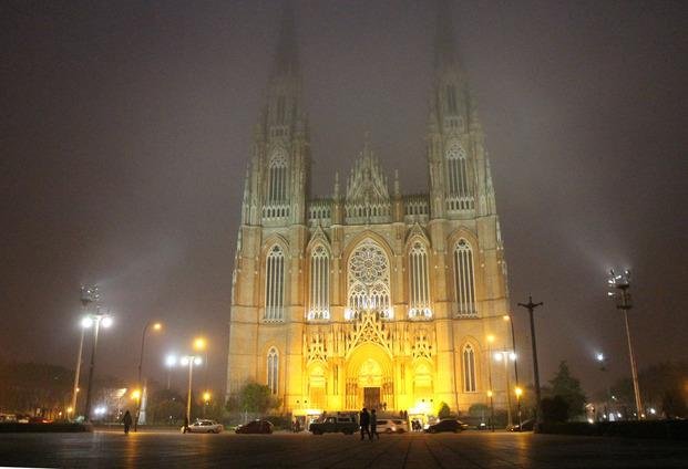 La Ciudad, tapada por la niebla