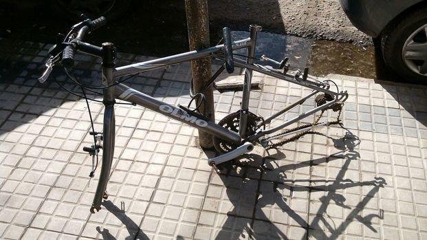 Robo “hormiga” de una bicicleta en pleno centro
