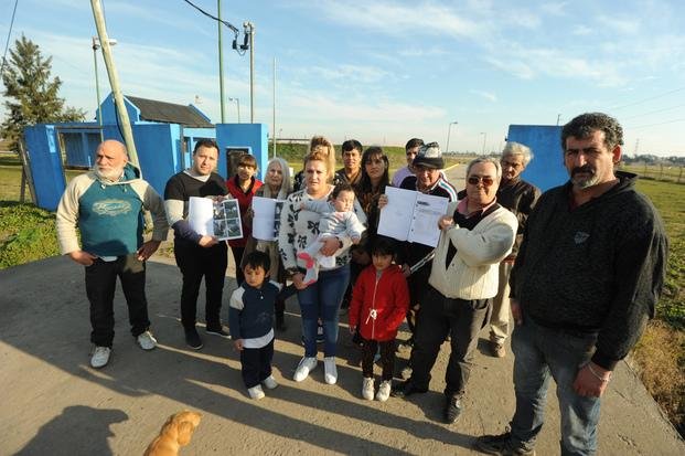 Romero: denuncian contaminación cloacal en el arroyo El Gato