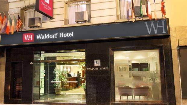 Allanaron el hotel de un socio de Máximo