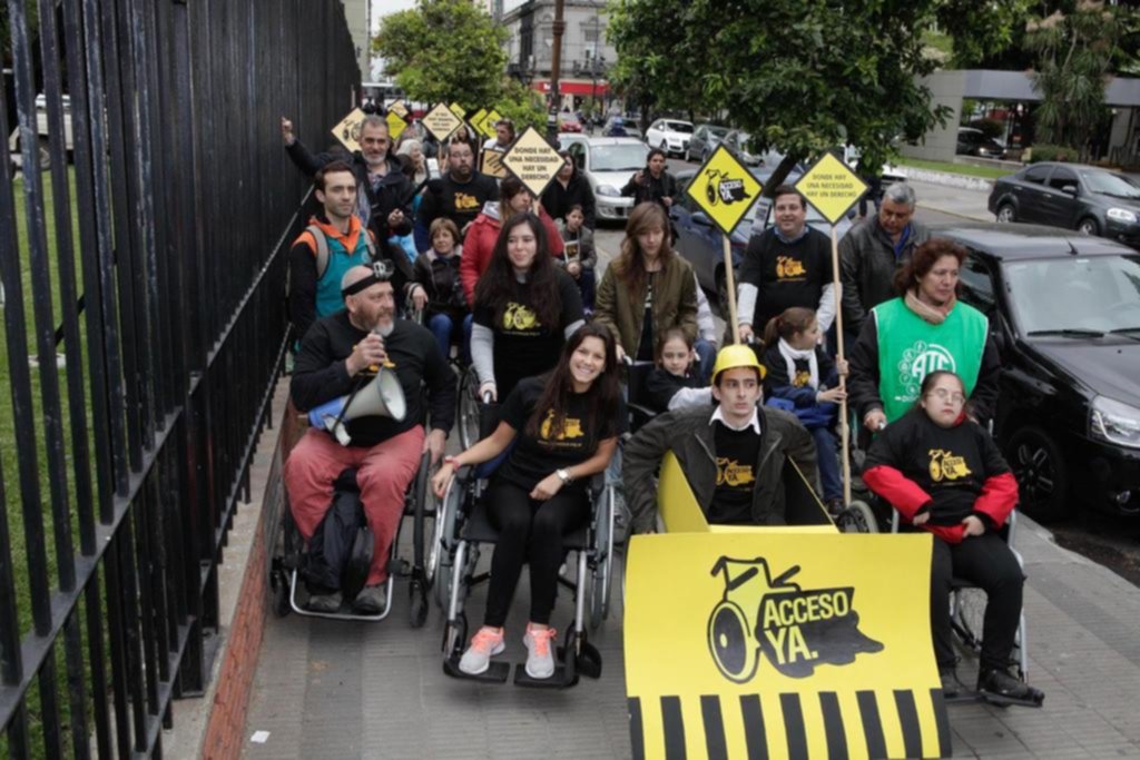 Sólo el 1% de las escuelas platenses son accesibles para personas con discapacidad