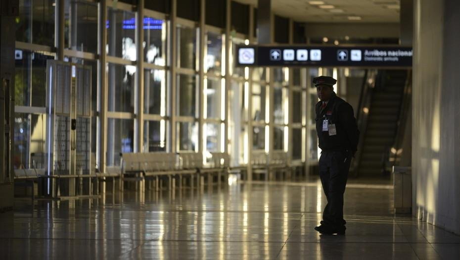 Evacuaron sector de aeroparque por falsa alarma de bomba