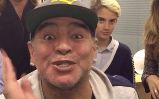 VIDEO: Maradona en Rusia habló de todo y le "pegó" a Sampaoli y a Macri
