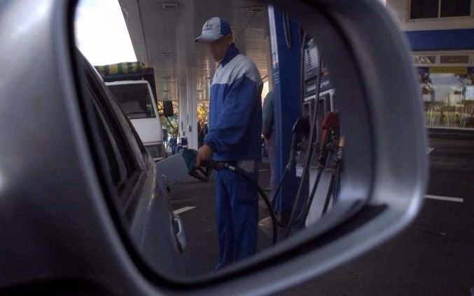 En las próximas horas aumentará la nafta un 7,2% y el gasoil un 6%