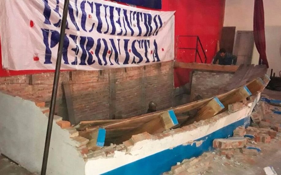 Lomas de Zamora: se desmoronó un palco en acto K y hay 20 heridos