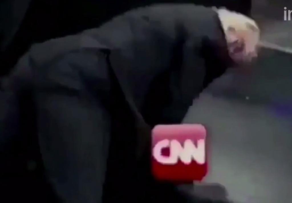 Trump le da una paliza a la CNN en un polémico video en Twitter