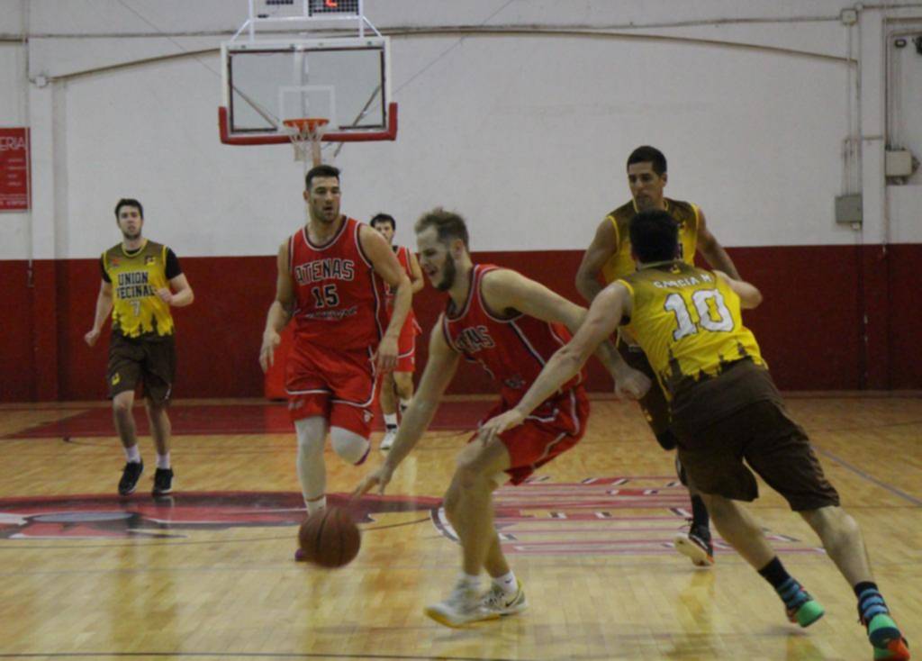 Atenas se hizo fuerte en su casa y venció a Unión Vecinal