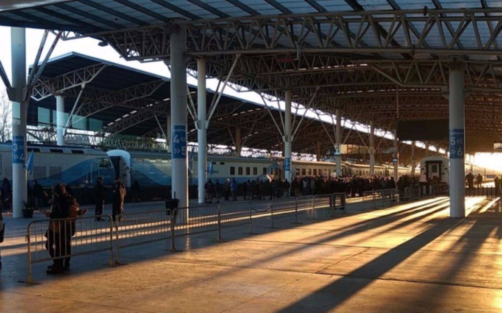 Tras seis horas y 45 minutos, el tren a Mar del Plata llegó a destino  