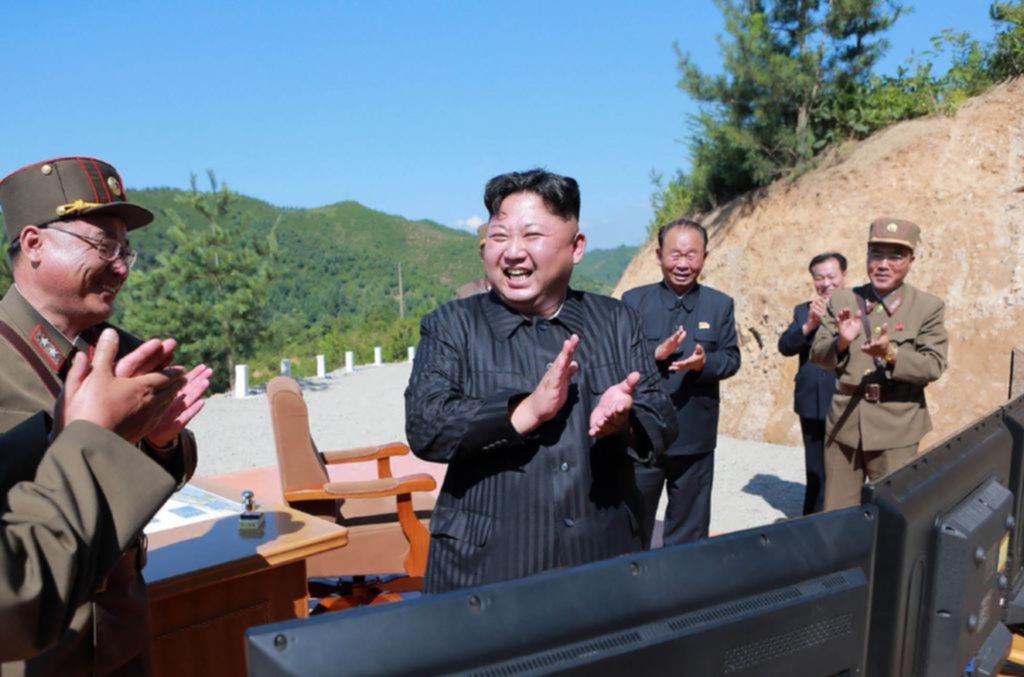 Corea del Norte no afloja con los misiles pese a las presiones
